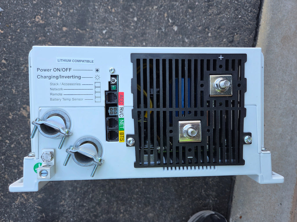 MAGNUM ENERGY MSH3012RV 3000W 12VDC PURE HYBRID INVERTER CHARGER MSH3012RV